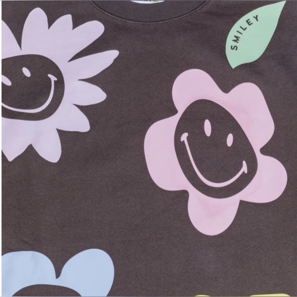 SMILEY® X HAPPY GARDEN CREWNECK SWEATSHIRT IN WASHED BLACK - Picture 4 of 8